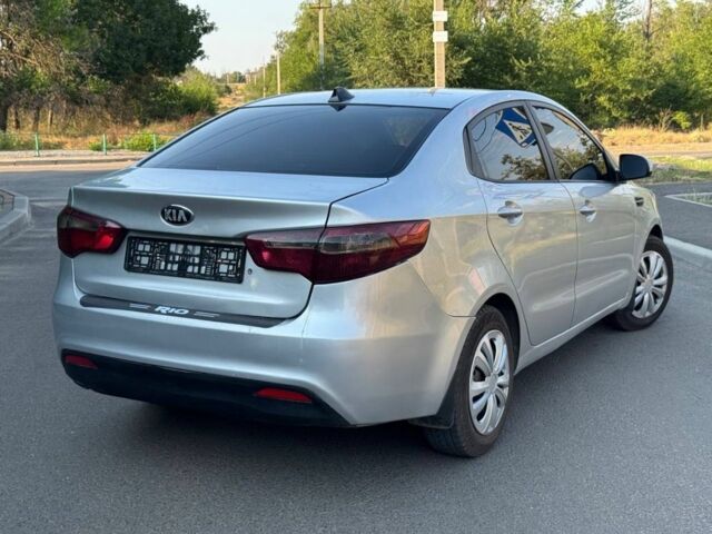 Серый Киа Рио, объемом двигателя 1.4 л и пробегом 230 тыс. км за 5806 $, фото 3 на Automoto.ua