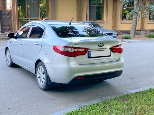 Сірий Кіа Ріо, об'ємом двигуна 1.6 л та пробігом 74 тис. км за 10300 $, фото 4 на Automoto.ua