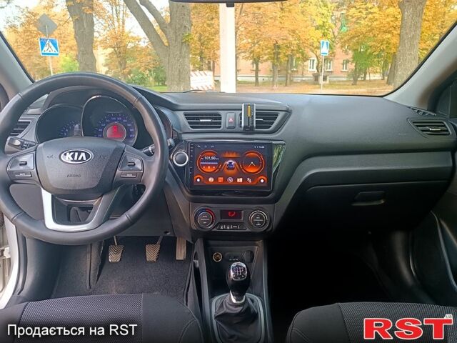 Серый Киа Рио, объемом двигателя 1.6 л и пробегом 154 тыс. км за 6800 $, фото 5 на Automoto.ua