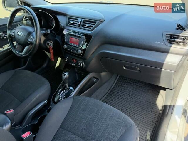Серый Киа Рио, объемом двигателя 1.59 л и пробегом 131 тыс. км за 8800 $, фото 65 на Automoto.ua