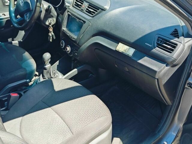Серый Киа Рио, объемом двигателя 1.4 л и пробегом 190 тыс. км за 7000 $, фото 7 на Automoto.ua