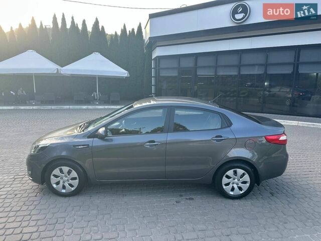 Серый Киа Рио, объемом двигателя 1.4 л и пробегом 107 тыс. км за 9000 $, фото 2 на Automoto.ua