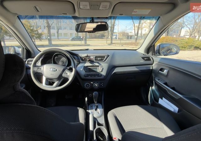 Серый Киа Рио, объемом двигателя 1.4 л и пробегом 156 тыс. км за 8500 $, фото 7 на Automoto.ua