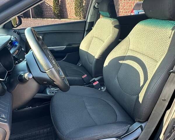 Серый Киа Рио, объемом двигателя 1.4 л и пробегом 132 тыс. км за 8300 $, фото 1 на Automoto.ua