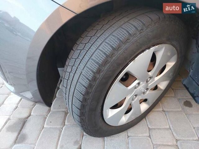 Серый Киа Рио, объемом двигателя 1.4 л и пробегом 95 тыс. км за 8500 $, фото 21 на Automoto.ua