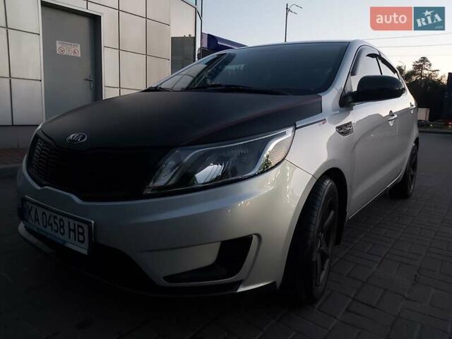 Серый Киа Рио, объемом двигателя 1.4 л и пробегом 317 тыс. км за 6200 $, фото 2 на Automoto.ua