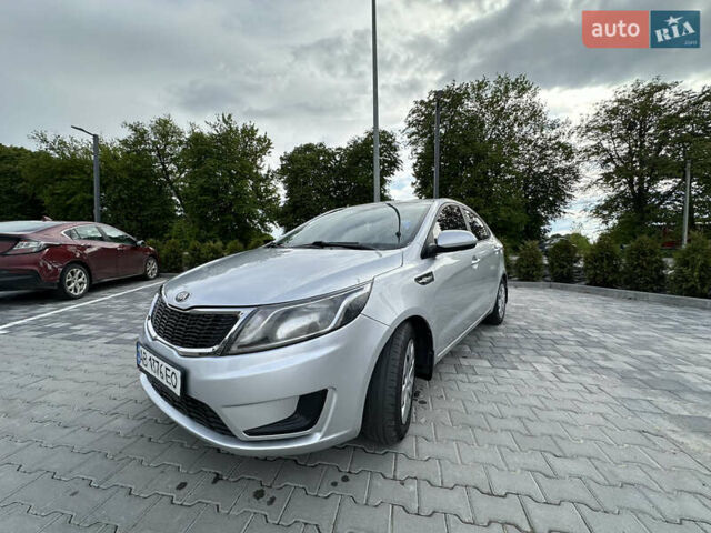 Серый Киа Рио, объемом двигателя 1.4 л и пробегом 150 тыс. км за 7500 $, фото 4 на Automoto.ua