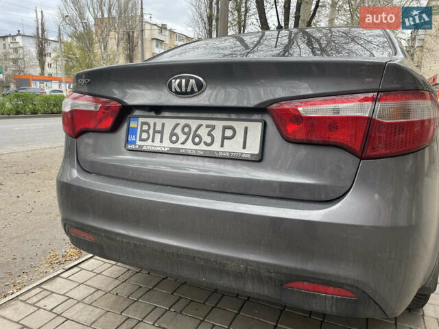 Серый Киа Рио, объемом двигателя 1.59 л и пробегом 165 тыс. км за 8000 $, фото 5 на Automoto.ua