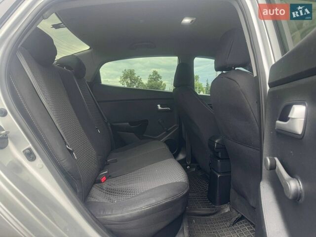 Серый Киа Рио, объемом двигателя 1.4 л и пробегом 319 тыс. км за 6490 $, фото 10 на Automoto.ua