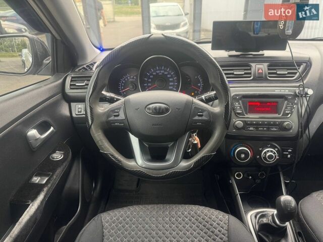 Серый Киа Рио, объемом двигателя 1.4 л и пробегом 319 тыс. км за 6490 $, фото 13 на Automoto.ua