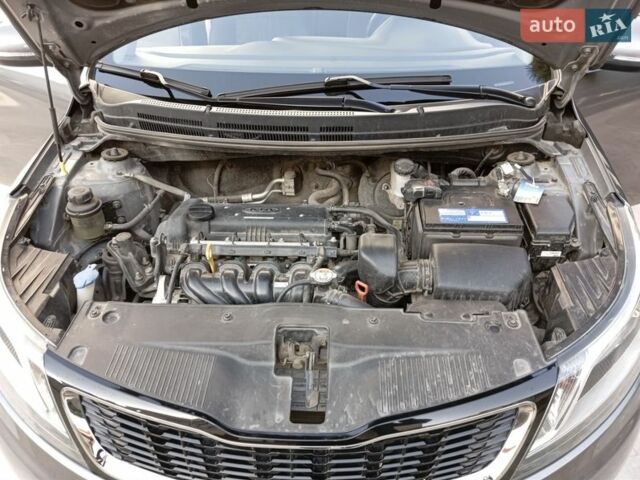 Серый Киа Рио, объемом двигателя 1.59 л и пробегом 42 тыс. км за 12000 $, фото 12 на Automoto.ua