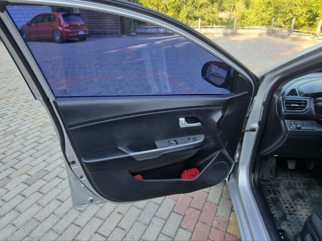 Сірий Кіа Ріо, об'ємом двигуна 1.37 л та пробігом 260 тис. км за 6499 $, фото 32 на Automoto.ua