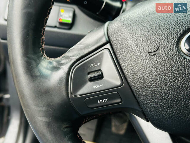 Серый Киа Рио, объемом двигателя 1.4 л и пробегом 245 тыс. км за 5900 $, фото 27 на Automoto.ua