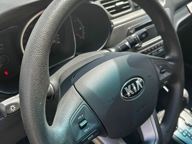 Серый Киа Рио, объемом двигателя 1.4 л и пробегом 30 тыс. км за 9900 $, фото 10 на Automoto.ua