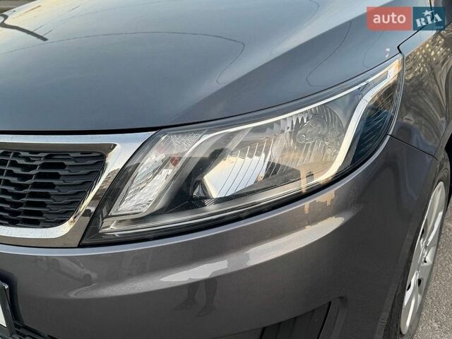 Серый Киа Рио, объемом двигателя 1.4 л и пробегом 103 тыс. км за 9000 $, фото 8 на Automoto.ua