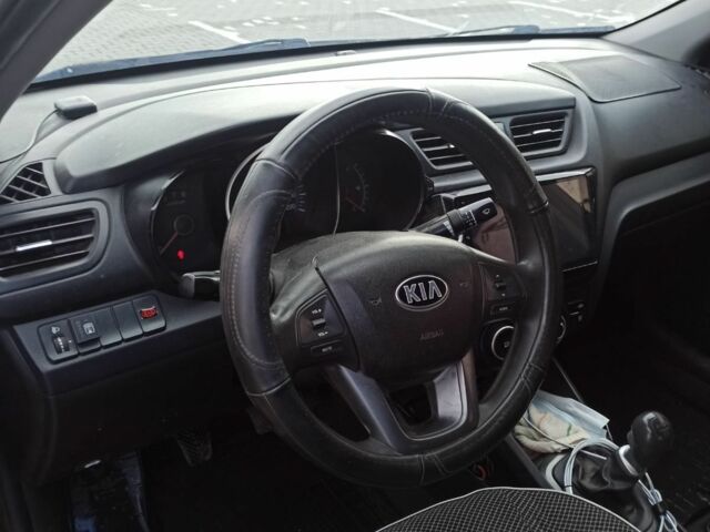 Сірий Кіа Ріо, об'ємом двигуна 1.4 л та пробігом 130 тис. км за 6500 $, фото 4 на Automoto.ua