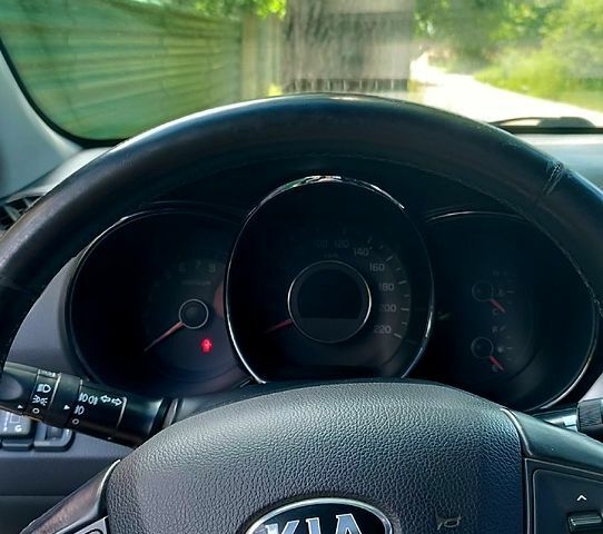 Серый Киа Рио, объемом двигателя 1.6 л и пробегом 190 тыс. км за 7800 $, фото 6 на Automoto.ua