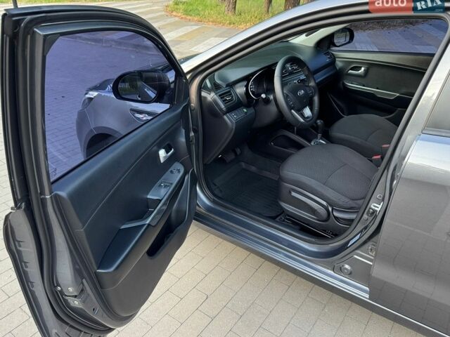 Серый Киа Рио, объемом двигателя 1.4 л и пробегом 87 тыс. км за 8950 $, фото 33 на Automoto.ua