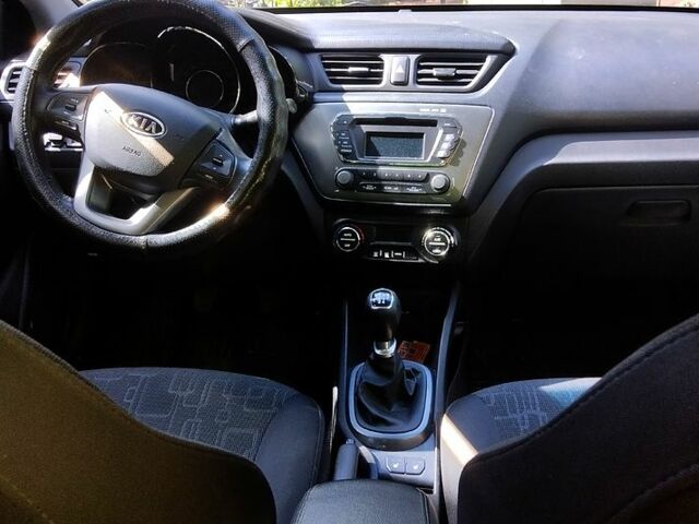 Серый Киа Рио, объемом двигателя 1.6 л и пробегом 112 тыс. км за 6500 $, фото 2 на Automoto.ua