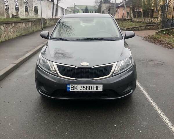 Серый Киа Рио, объемом двигателя 1.4 л и пробегом 265 тыс. км за 6200 $, фото 1 на Automoto.ua