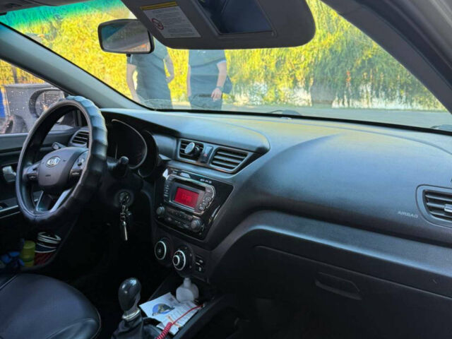 Серый Киа Рио, объемом двигателя 1.4 л и пробегом 223 тыс. км за 7399 $, фото 5 на Automoto.ua