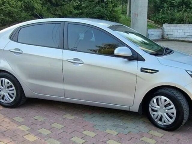 Серый Киа Рио, объемом двигателя 1.4 л и пробегом 260 тыс. км за 5900 $, фото 4 на Automoto.ua