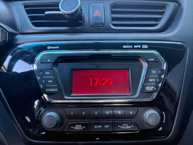 Сірий Кіа Ріо, об'ємом двигуна 1.4 л та пробігом 223 тис. км за 7399 $, фото 25 на Automoto.ua