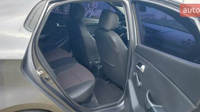 Серый Киа Рио, объемом двигателя 1.4 л и пробегом 150 тыс. км за 8600 $, фото 19 на Automoto.ua