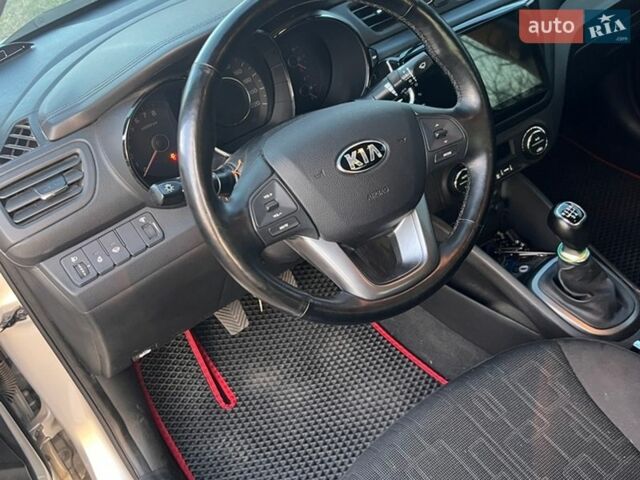 Серый Киа Рио, объемом двигателя 1.6 л и пробегом 25 тыс. км за 10200 $, фото 6 на Automoto.ua