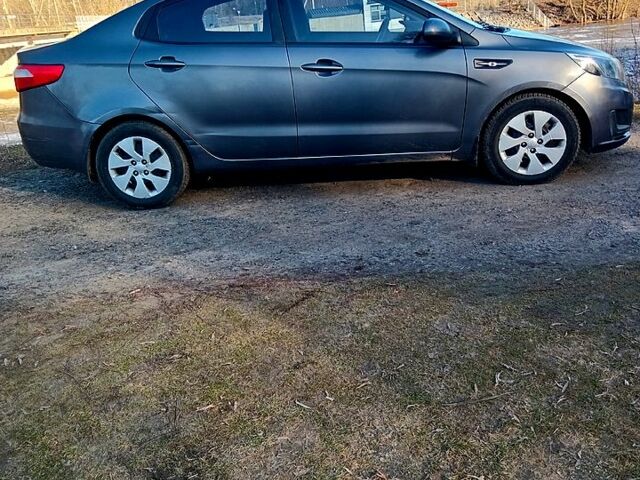 Серый Киа Рио, объемом двигателя 1.4 л и пробегом 300 тыс. км за 5200 $, фото 4 на Automoto.ua