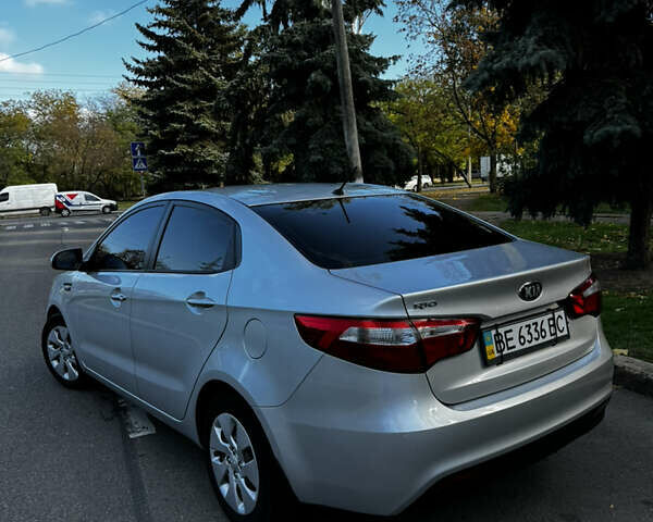 Серый Киа Рио, объемом двигателя 1.4 л и пробегом 88 тыс. км за 9000 $, фото 3 на Automoto.ua