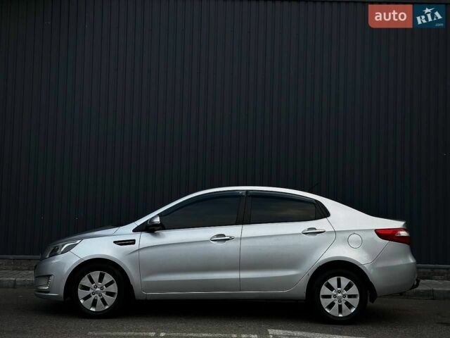 Серый Киа Рио, объемом двигателя 1.59 л и пробегом 232 тыс. км за 6999 $, фото 4 на Automoto.ua