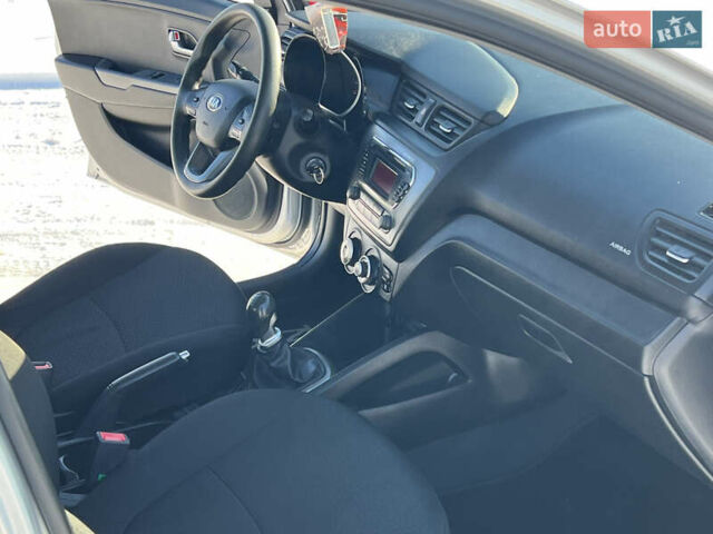 Сірий Кіа Ріо, об'ємом двигуна 1.4 л та пробігом 108 тис. км за 6850 $, фото 16 на Automoto.ua