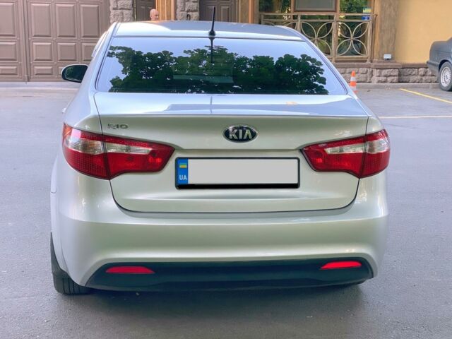Сірий Кіа Ріо, об'ємом двигуна 1.6 л та пробігом 74 тис. км за 10300 $, фото 5 на Automoto.ua