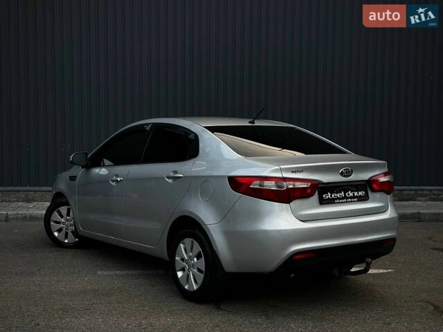 Серый Киа Рио, объемом двигателя 1.59 л и пробегом 232 тыс. км за 6999 $, фото 5 на Automoto.ua