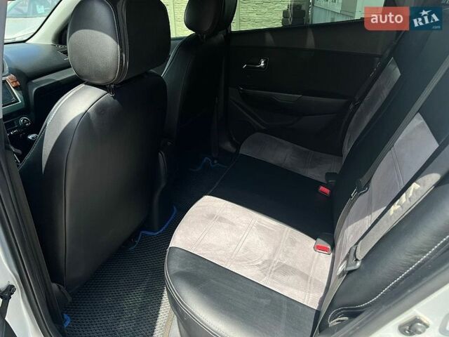 Серый Киа Рио, объемом двигателя 1.6 л и пробегом 232 тыс. км за 8400 $, фото 16 на Automoto.ua