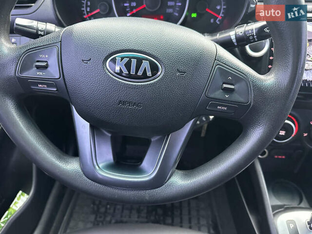 Серый Киа Рио, объемом двигателя 1.4 л и пробегом 191 тыс. км за 6400 $, фото 6 на Automoto.ua