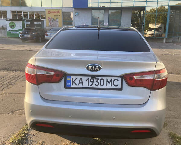 Сірий Кіа Ріо, об'ємом двигуна 1.59 л та пробігом 176 тис. км за 8300 $, фото 4 на Automoto.ua