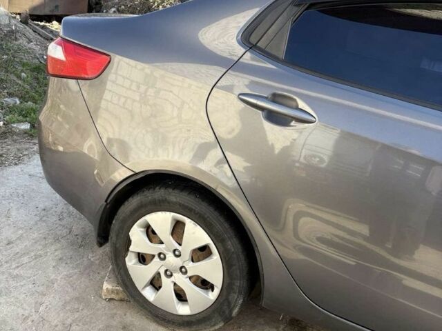 Серый Киа Рио, объемом двигателя 1.4 л и пробегом 104 тыс. км за 7000 $, фото 5 на Automoto.ua