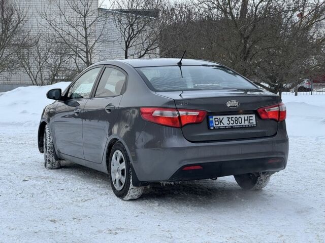 Серый Киа Рио, объемом двигателя 1.4 л и пробегом 260 тыс. км за 7499 $, фото 2 на Automoto.ua