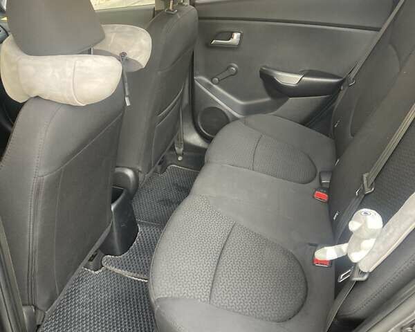 Серый Киа Рио, объемом двигателя 1.4 л и пробегом 181 тыс. км за 7000 $, фото 9 на Automoto.ua