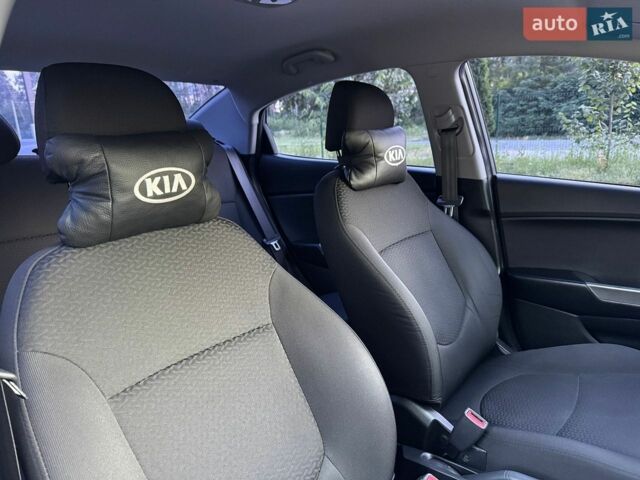 Серый Киа Рио, объемом двигателя 1.4 л и пробегом 87 тыс. км за 8950 $, фото 55 на Automoto.ua