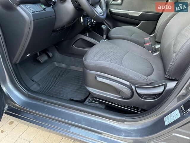 Серый Киа Рио, объемом двигателя 1.4 л и пробегом 87 тыс. км за 8950 $, фото 37 на Automoto.ua