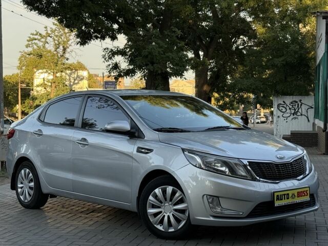Серый Киа Рио, объемом двигателя 1.6 л и пробегом 254 тыс. км за 8499 $, фото 3 на Automoto.ua