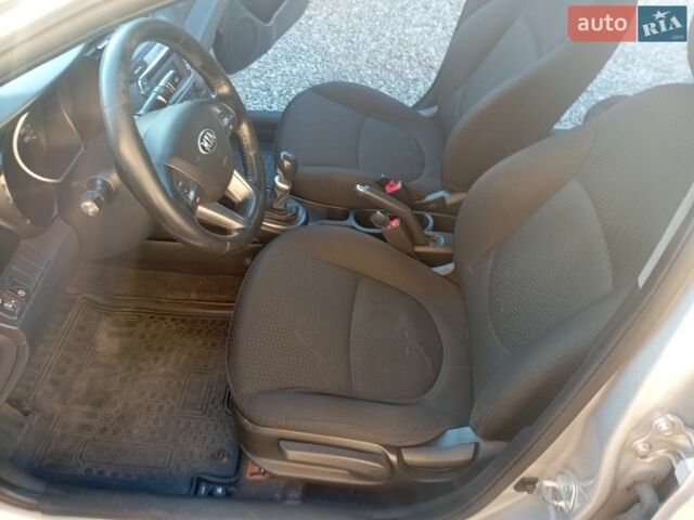 Серый Киа Рио, объемом двигателя 1.4 л и пробегом 260 тыс. км за 5900 $, фото 6 на Automoto.ua