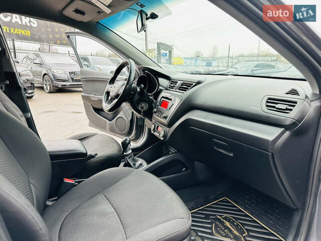 Серый Киа Рио, объемом двигателя 1.4 л и пробегом 245 тыс. км за 5900 $, фото 21 на Automoto.ua
