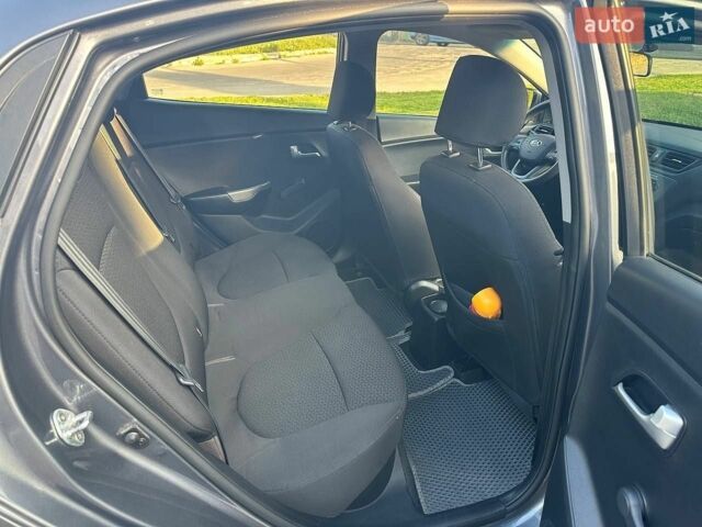 Серый Киа Рио, объемом двигателя 1.4 л и пробегом 107 тыс. км за 9000 $, фото 12 на Automoto.ua