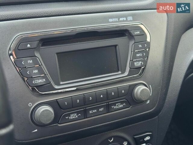 Серый Киа Рио, объемом двигателя 1.4 л и пробегом 260 тыс. км за 6950 $, фото 12 на Automoto.ua