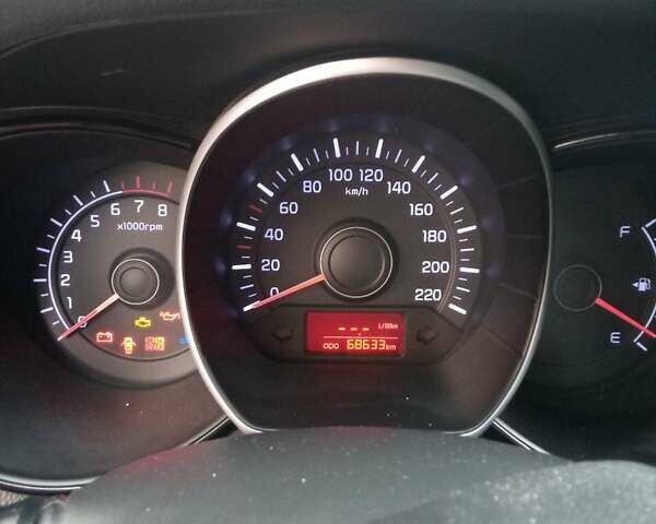 Серый Киа Рио, объемом двигателя 1.4 л и пробегом 68 тыс. км за 9000 $, фото 7 на Automoto.ua