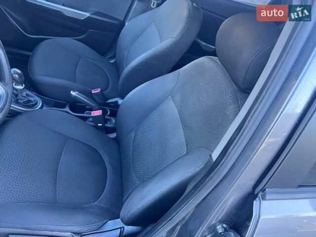 Серый Киа Рио, объемом двигателя 1.4 л и пробегом 160 тыс. км за 6700 $, фото 8 на Automoto.ua